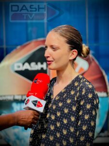 Mathilde Clergerie de Canal+ en immersion dans les nouveaux studios de Dash TV
